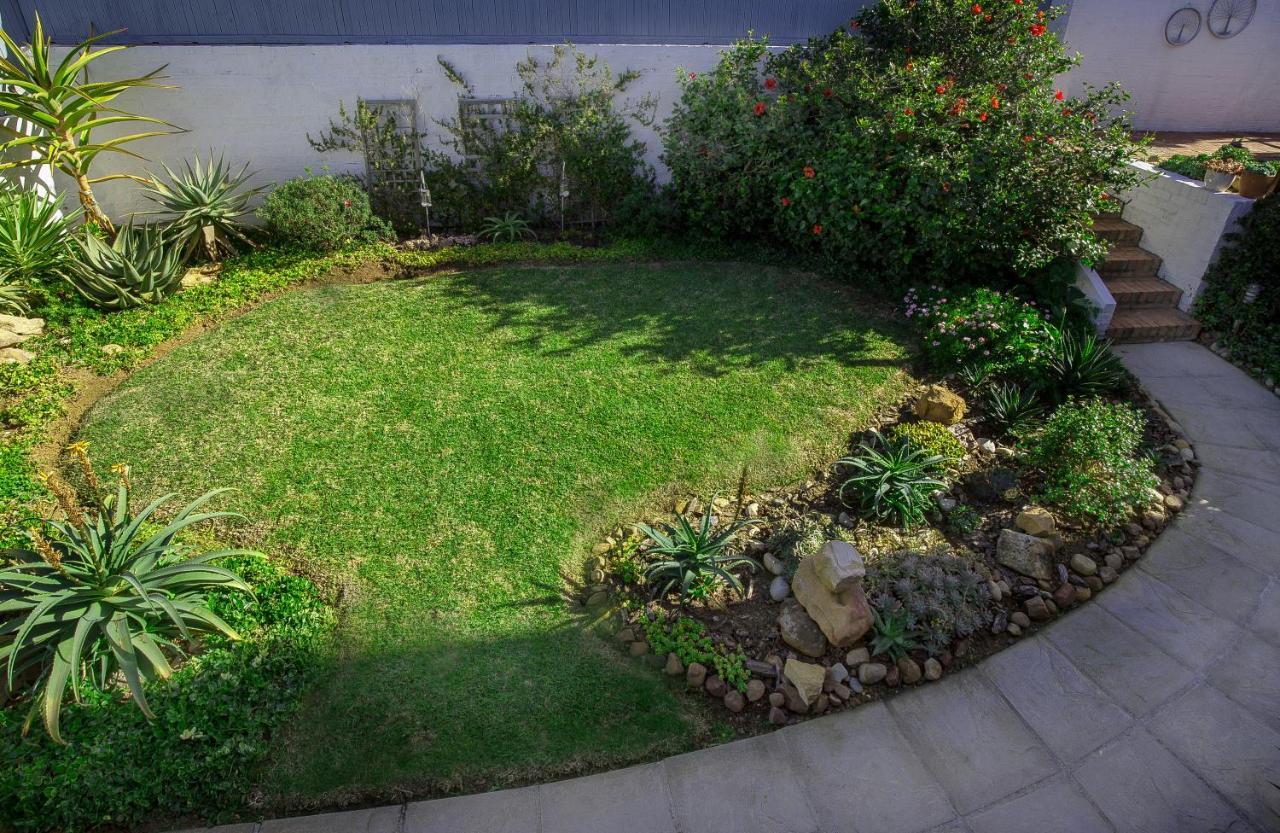 Penguins View Guesthouse Simon's Town Bagian luar foto