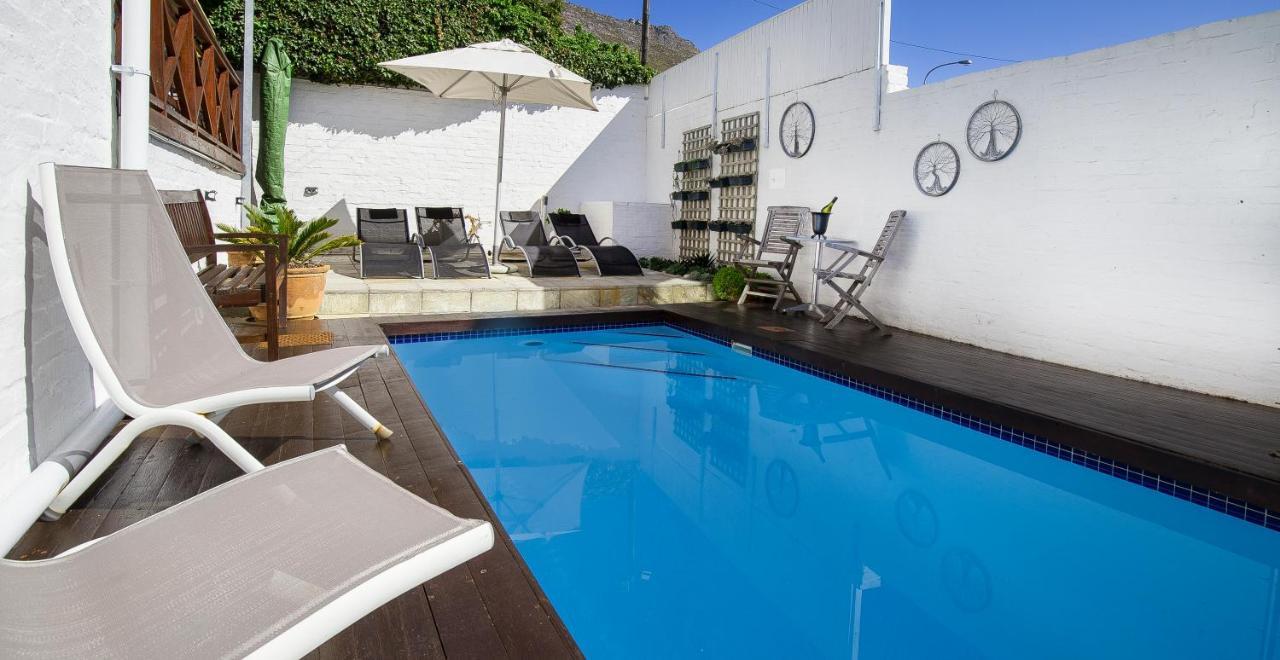 Penguins View Guesthouse Simon's Town Bagian luar foto