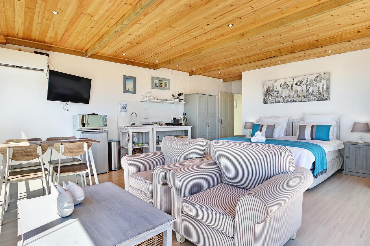 Penguins View Guesthouse Simon's Town Bagian luar foto