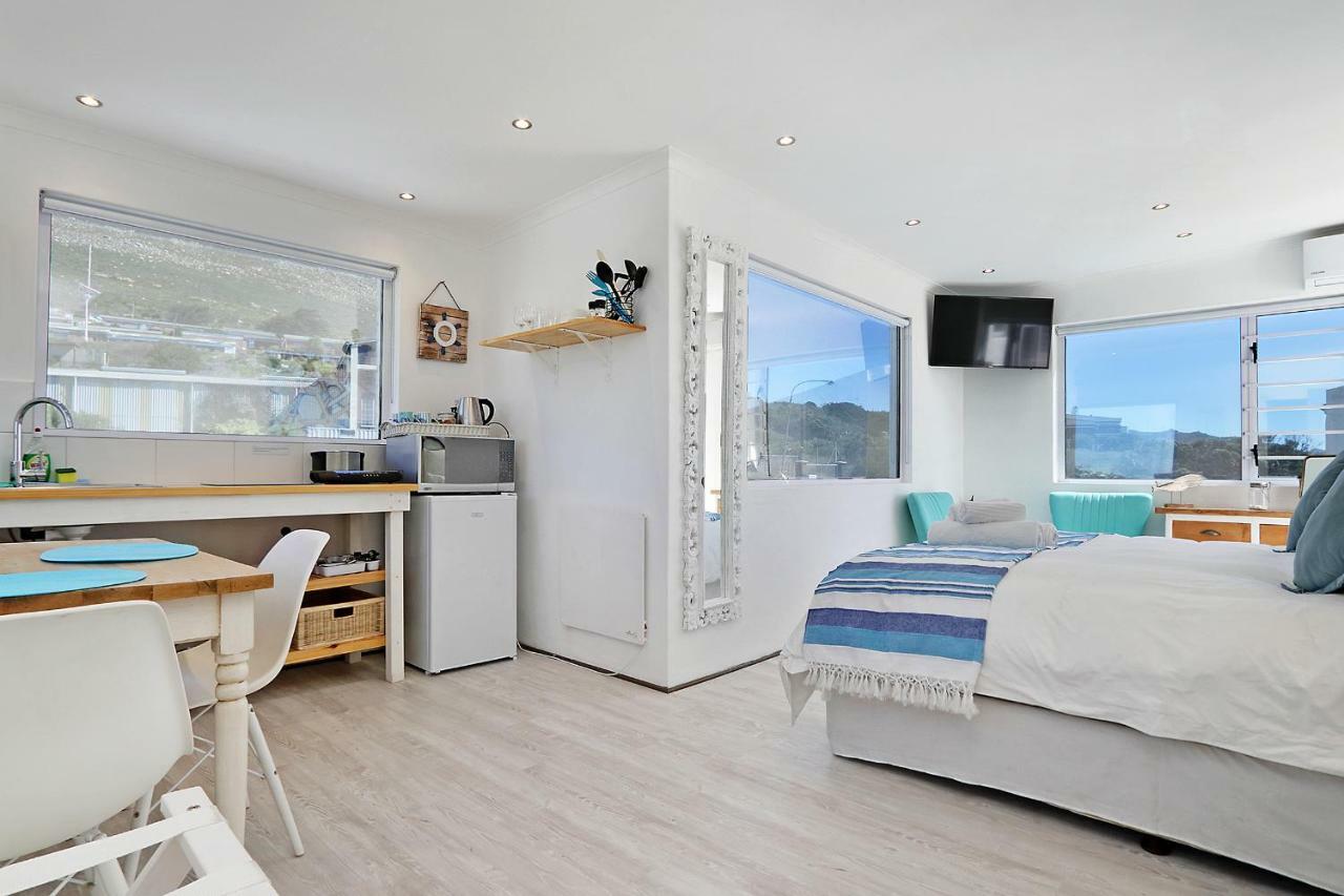 Penguins View Guesthouse Simon's Town Bagian luar foto